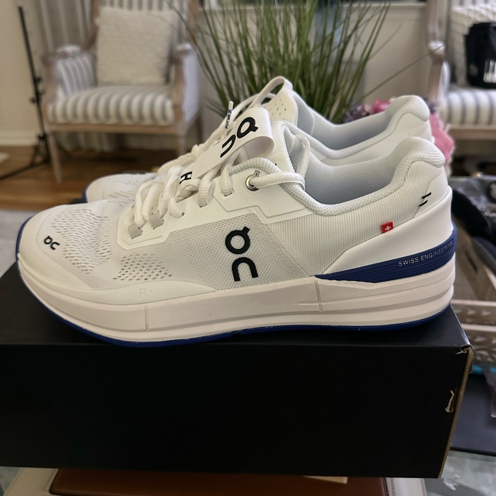 On Running Men's Roger Pro 1 - White and Blue